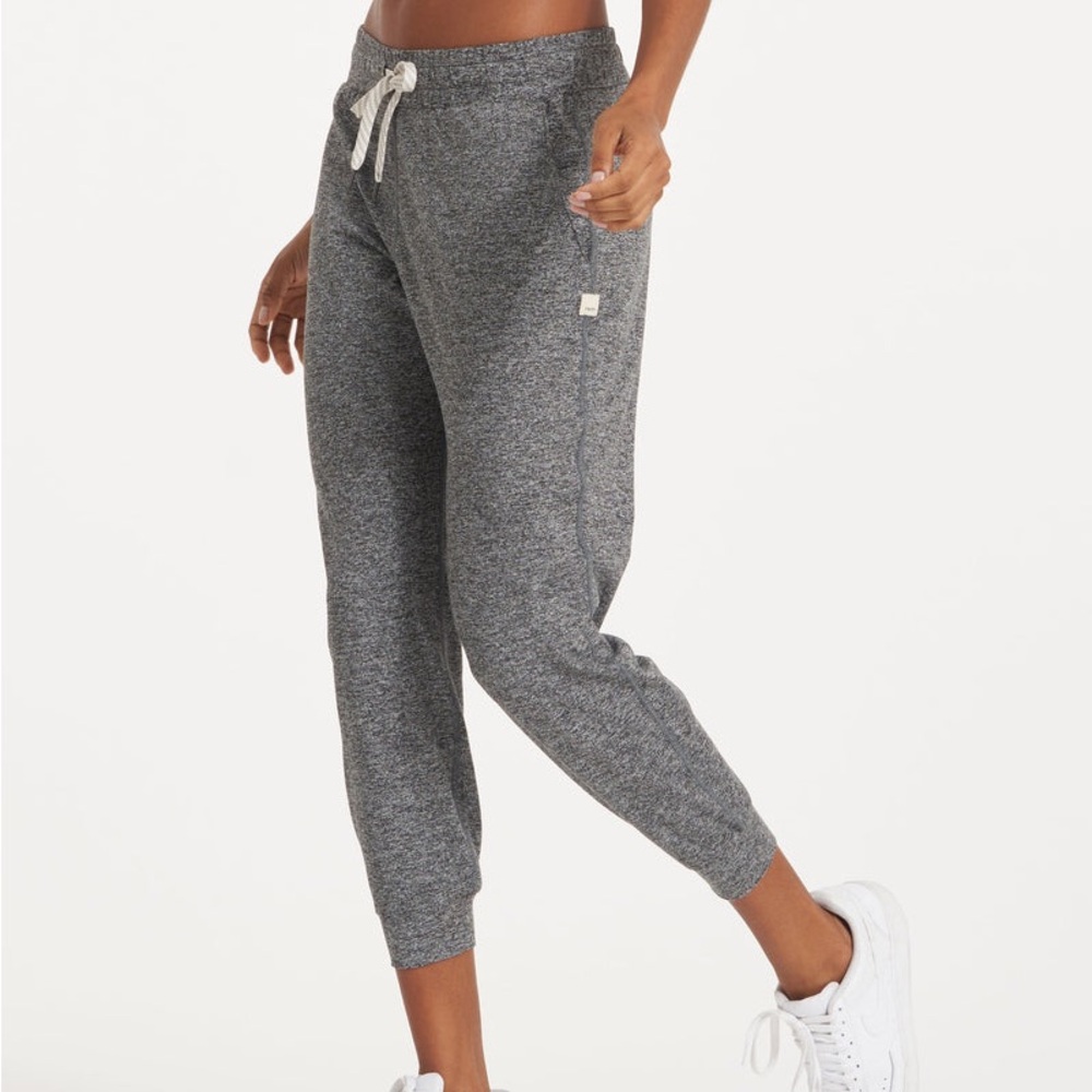 Vuori Women's Gray Marled Jogger Pants